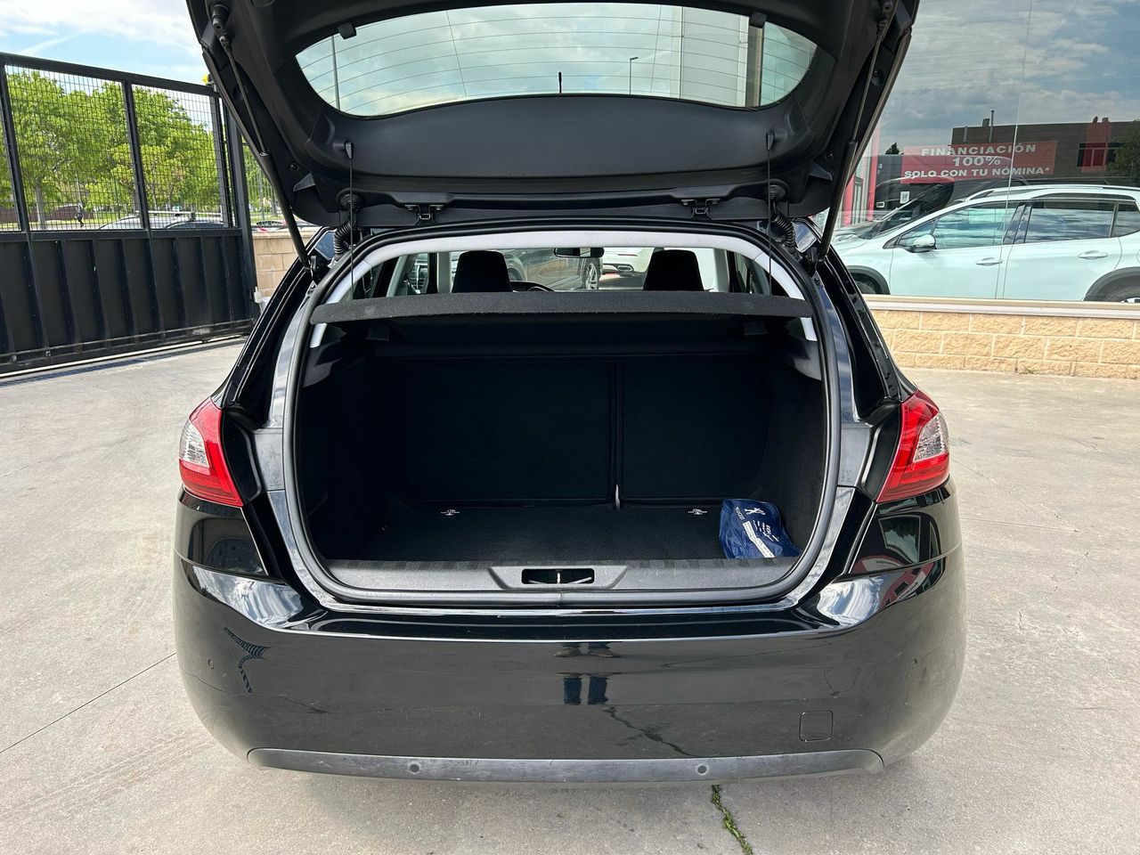 Peugeot 308 5p Style 1.2 PureTech 130 S&S EAT6 - Foto 2