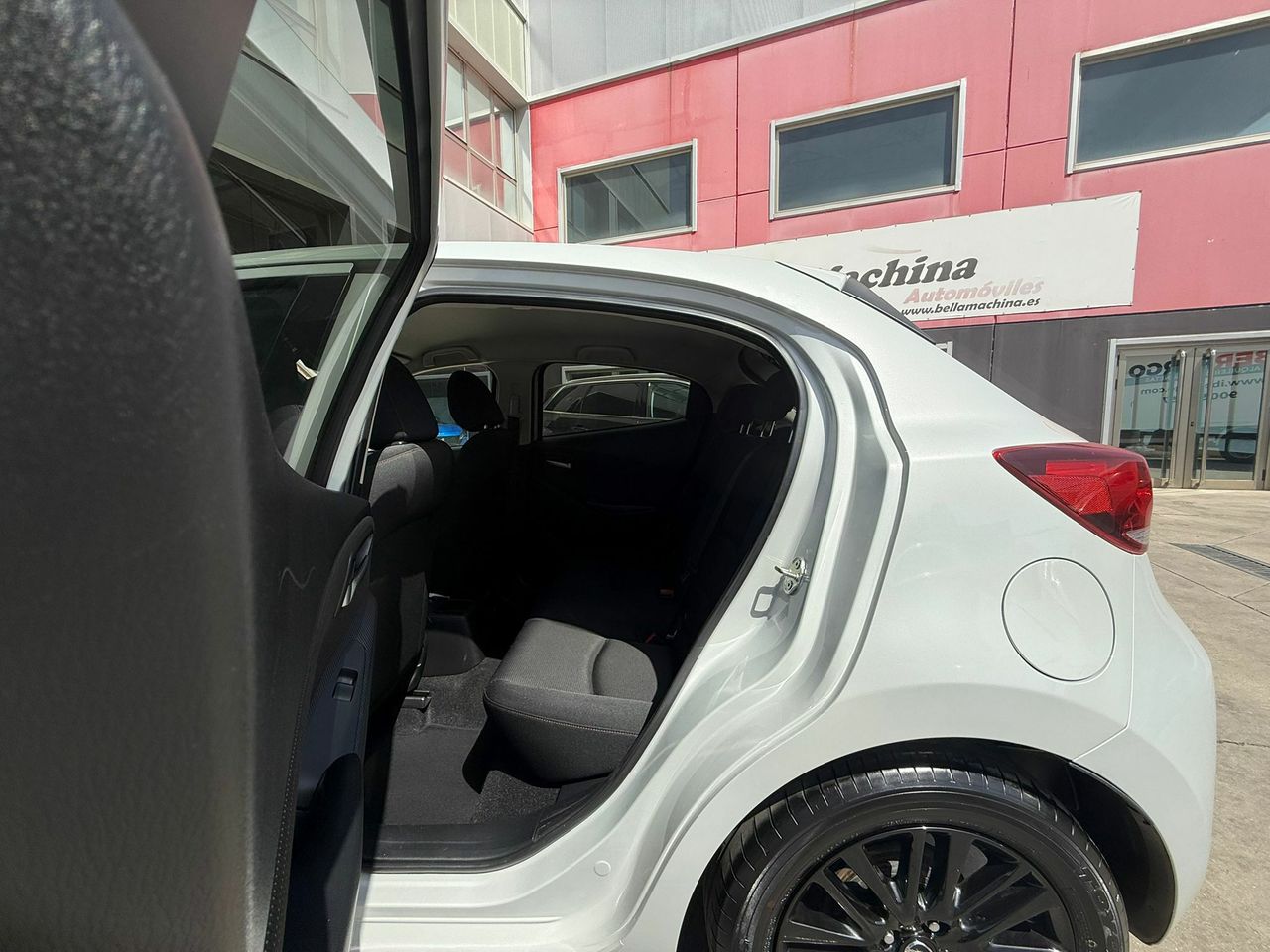 Mazda 2 e-SKYACTIV G 1.5 66kW (90CV) MT Homura - Foto 2