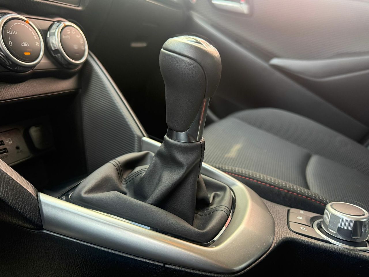 Mazda 2 e-SKYACTIV G 1.5 66kW (90CV) MT Homura - Foto 2