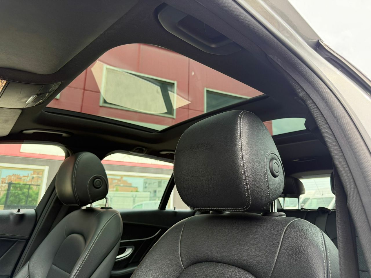 Mercedes Clase C C 220 d 4MATIC AMG Line Estate - Foto 2