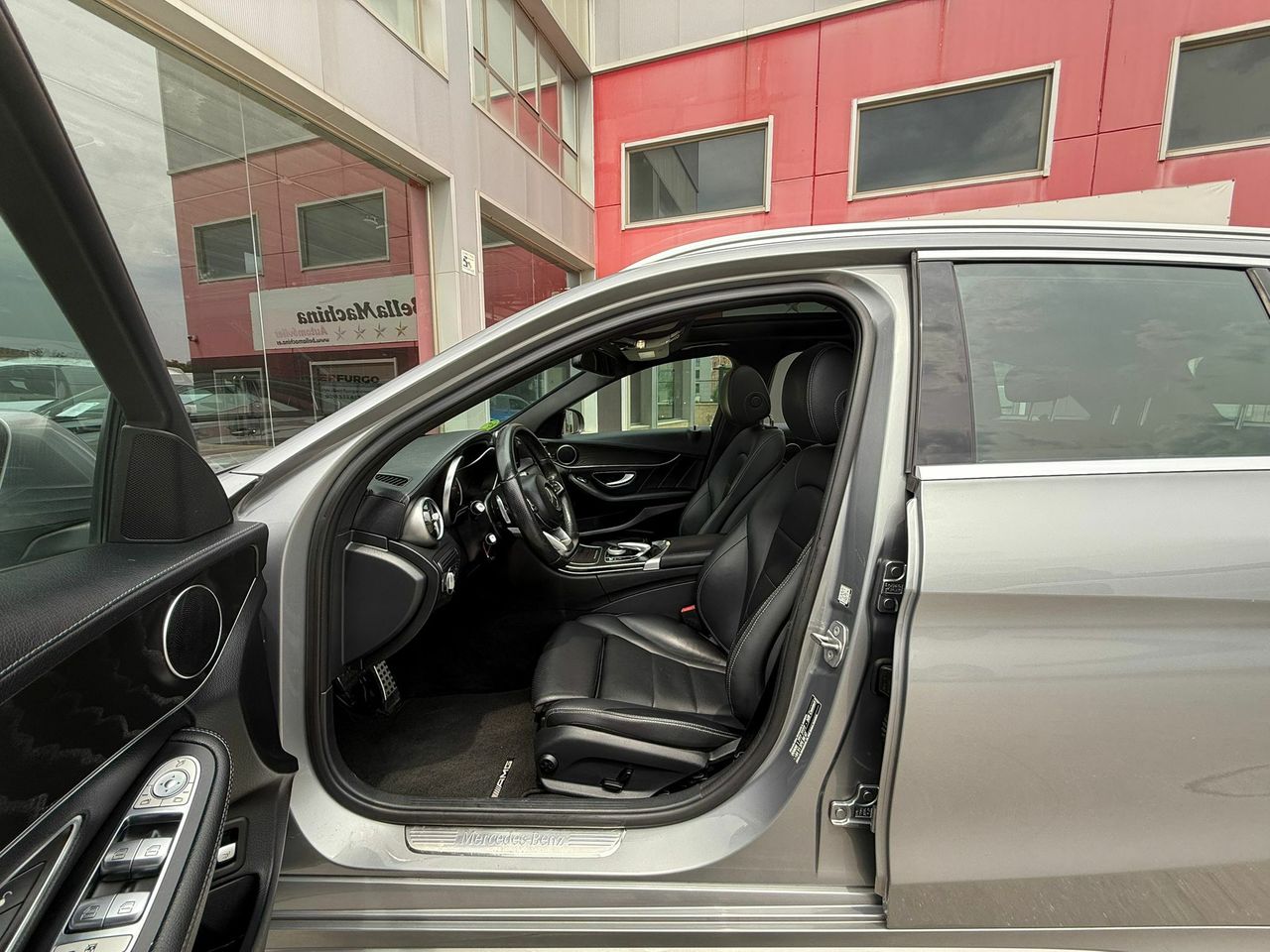 Mercedes Clase C C 220 d 4MATIC AMG Line Estate - Foto 2
