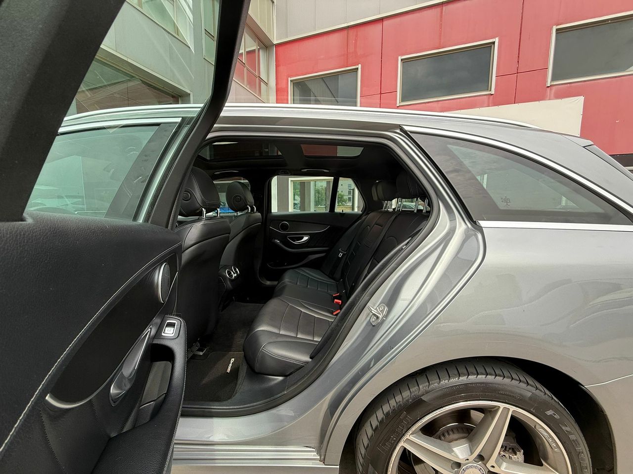 Mercedes Clase C C 220 d 4MATIC AMG Line Estate - Foto 2