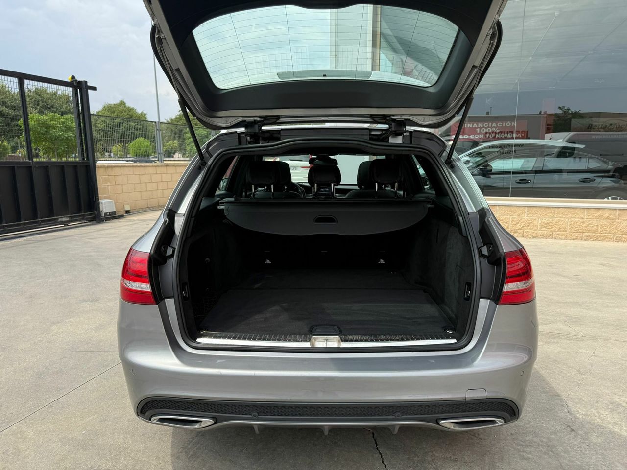 Mercedes Clase C C 220 d 4MATIC AMG Line Estate - Foto 2