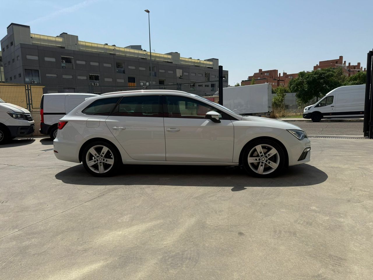 Seat Leon ST 2.0 TDI 110kW (150CV) DSG-7 St&Sp FR - Foto 2