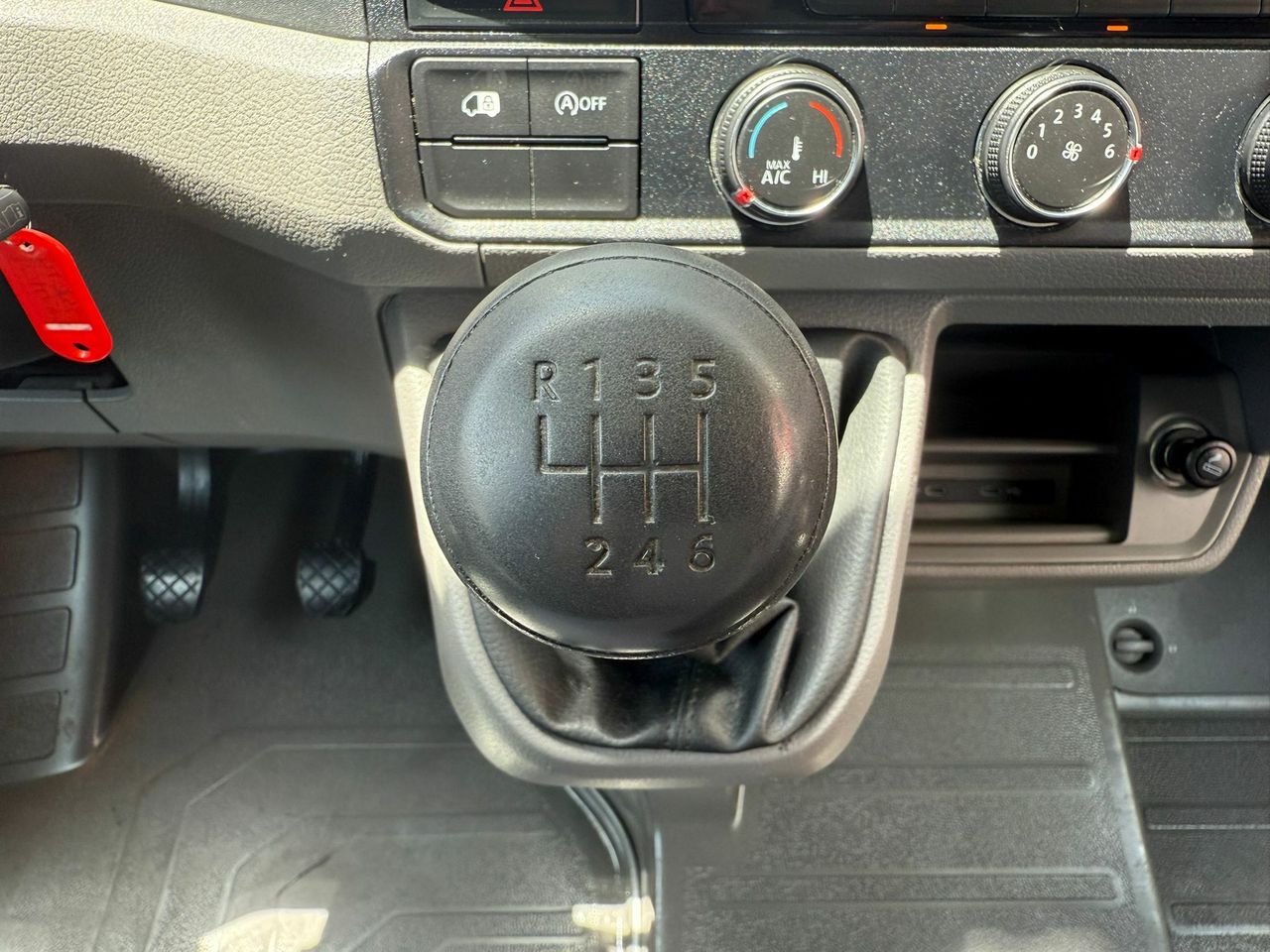 Volkswagen Crafter L3 H2 140 CV  - Foto 2