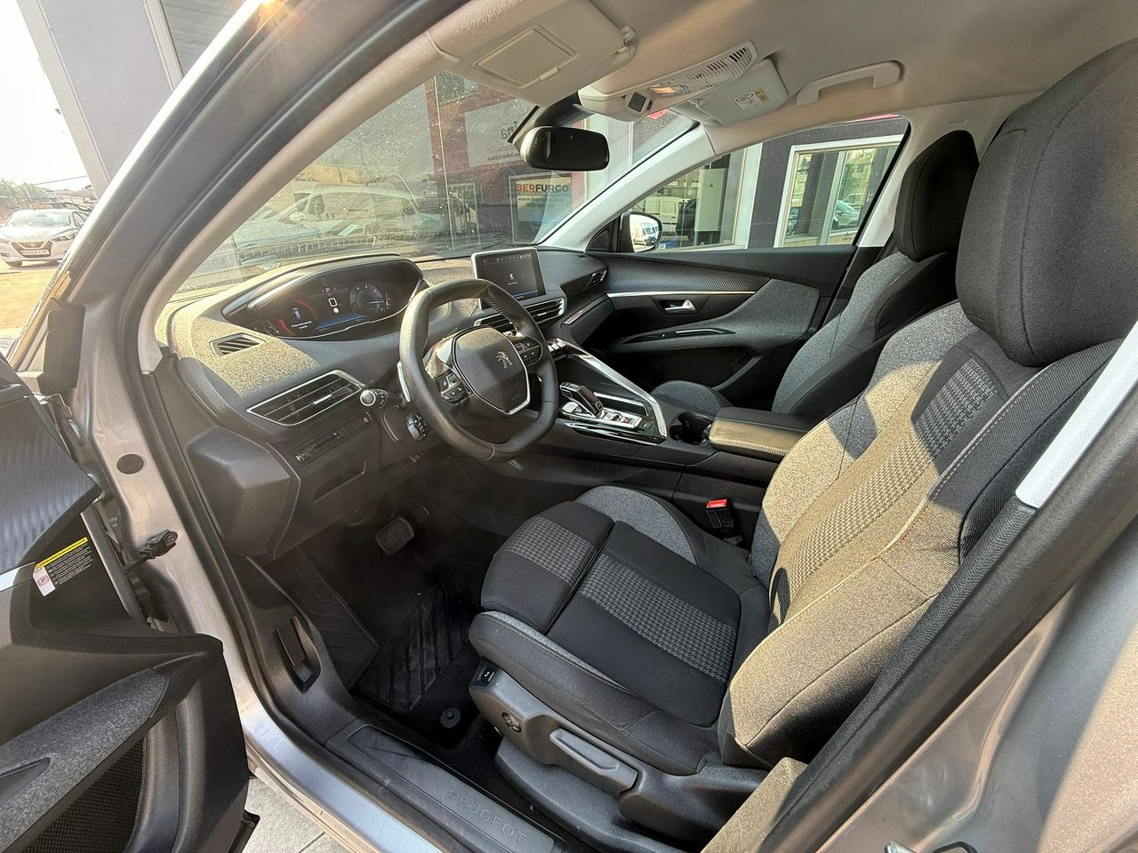 Peugeot 5008 Active BlueHDi 96kW (130CV) S&S EAT8 - Foto 2