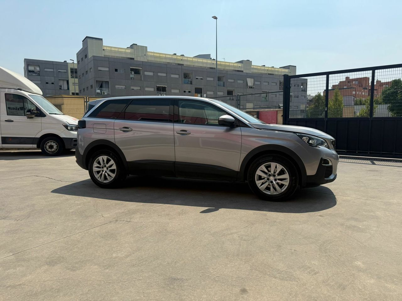 Peugeot 5008 Active BlueHDi 96kW (130CV) S&S EAT8 - Foto 2