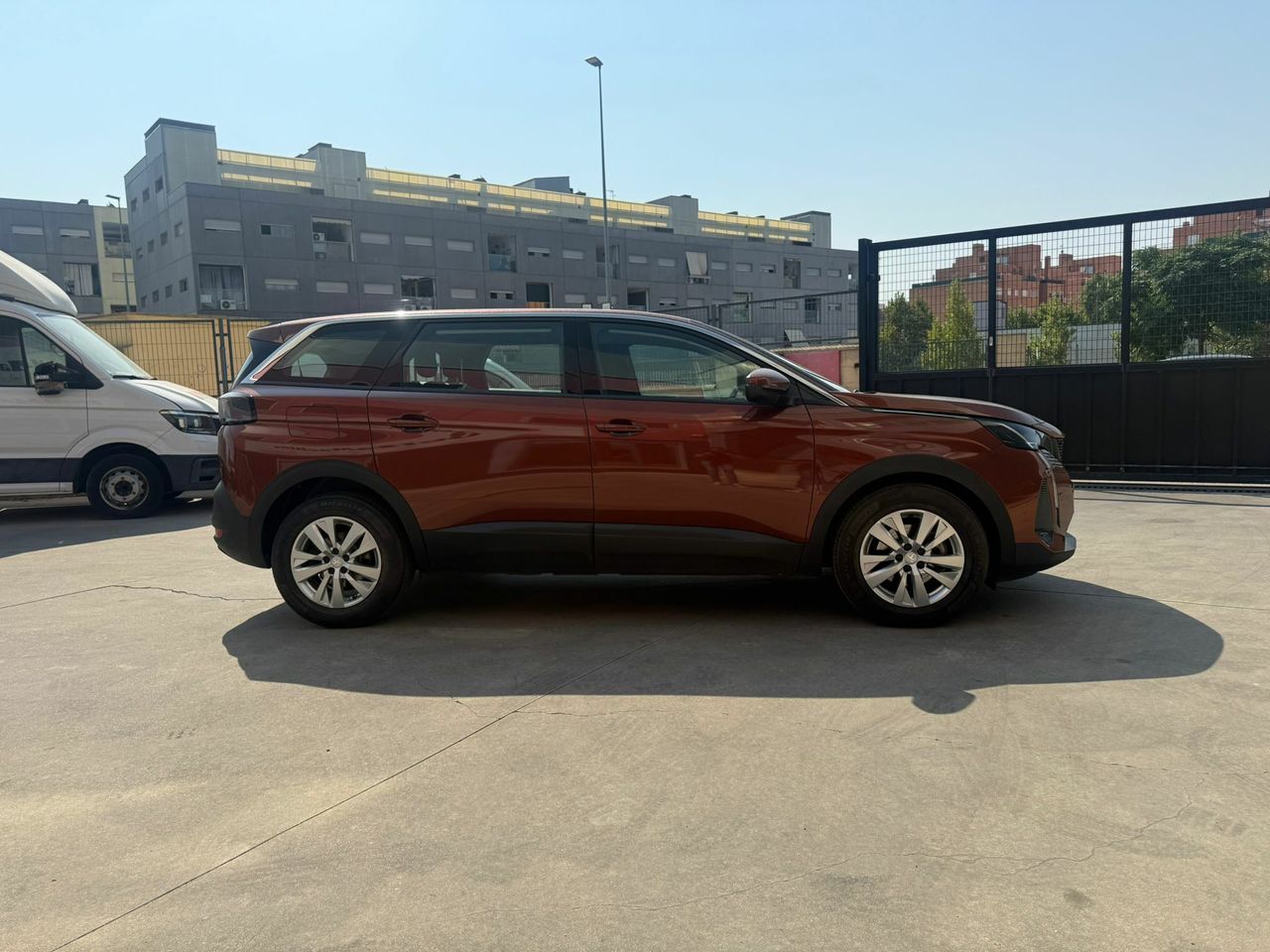 Peugeot 5008 1.5 BlueHDi 96kW (130CV) S&S Allure - Foto 2
