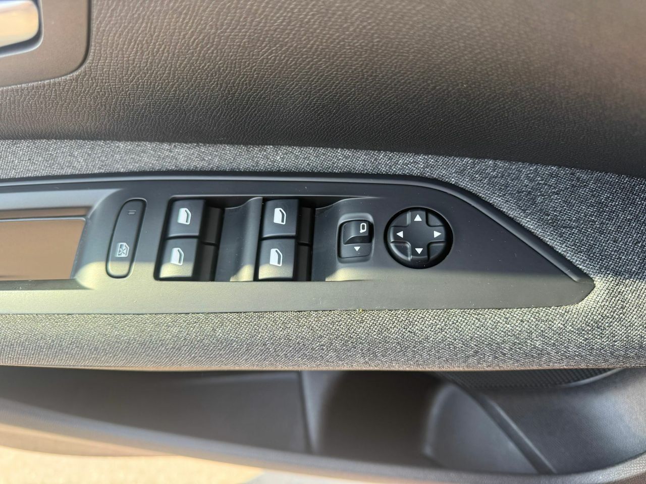 Peugeot 5008 1.5 BlueHDi 96kW (130CV) S&S Allure - Foto 2