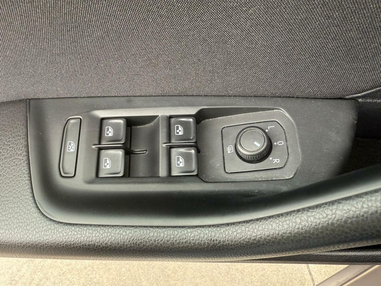 Volkswagen Passat Executive 2.0 TDI 110kW (150CV) - Foto 2