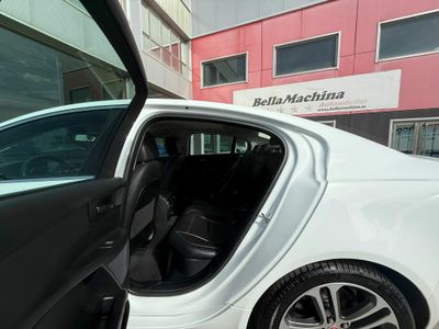 Jaguar XE 2.0D I4 132kW(180CV) RWD AT R-Dynamic SE
