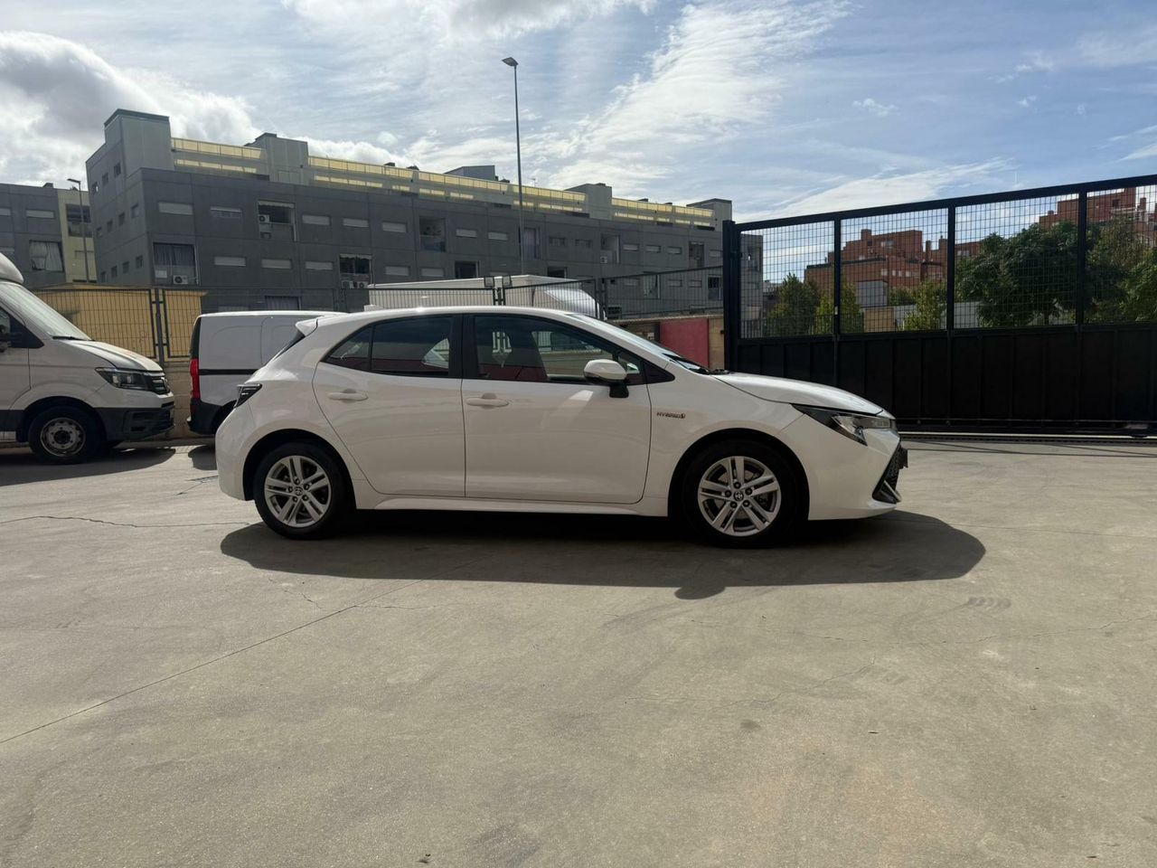 Toyota Corolla 1.8 125H STYLE E-CVT - Foto 2