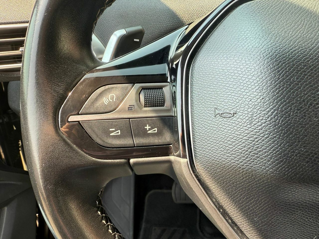 Peugeot 5008 Allure 1.6 PureTech 132kW (180CV) EAT8 - Foto 2