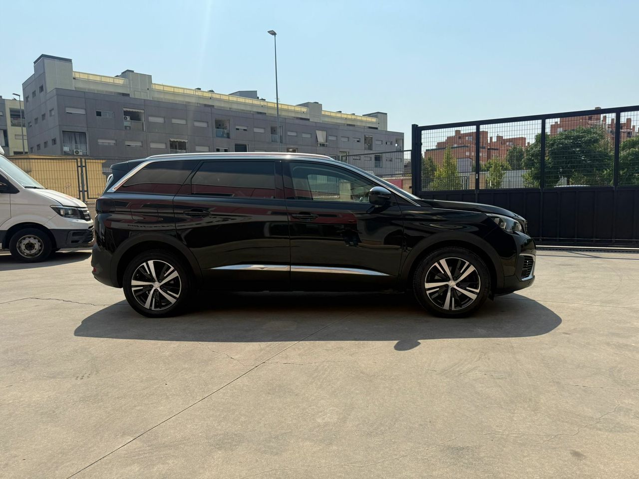 Peugeot 5008 Allure 1.6 PureTech 132kW (180CV) EAT8 - Foto 2