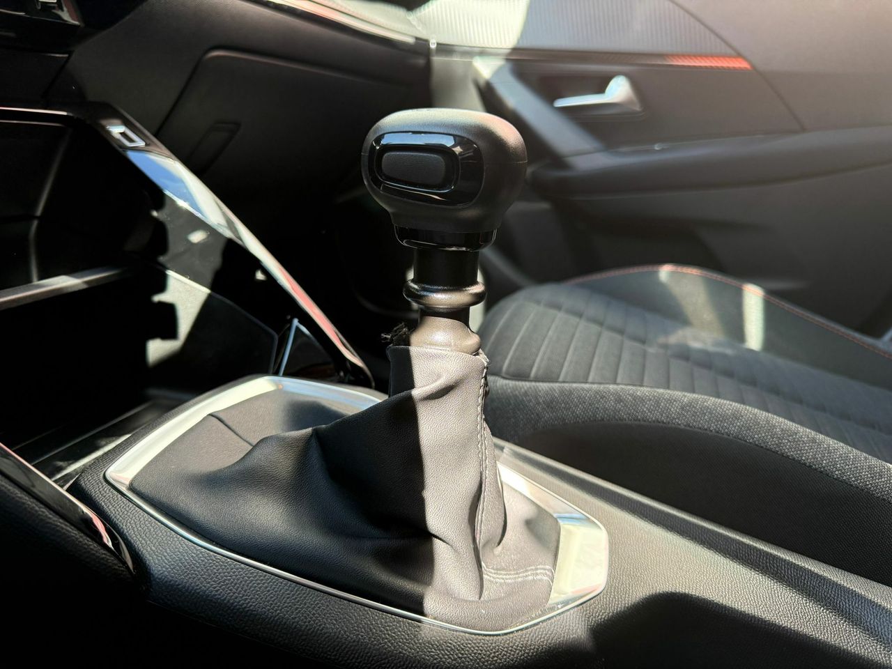 Peugeot 2008 Active BlueHDI 81kW (110CV) - Foto 2