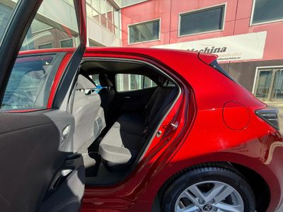 Toyota Corolla 1.8 125H ACTIVE TECH E-CVT
