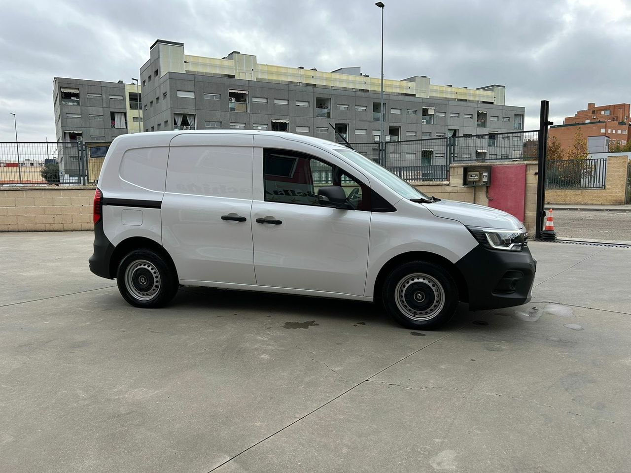 Renault Kangoo PROFESIONAL 1.5 BLUE DCI 75 CV  - Foto 2