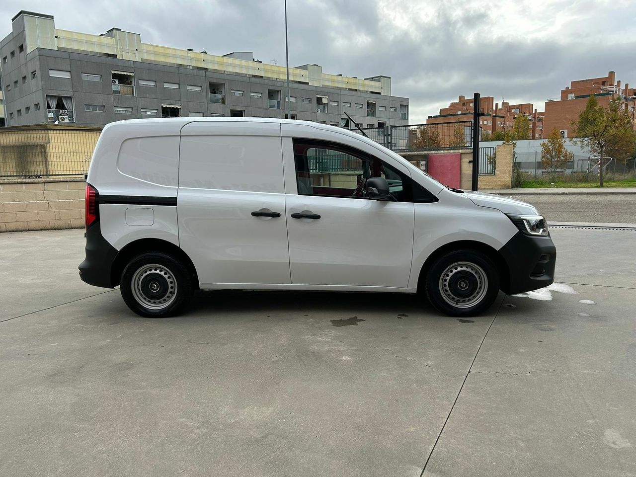 Renault Kangoo PROFESIONAL 1.5 BLUE DCI 75 CV  - Foto 2