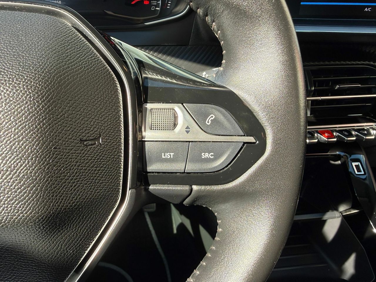 Peugeot 208 PureTech 73kW (100CV) Active Pack - Foto 2