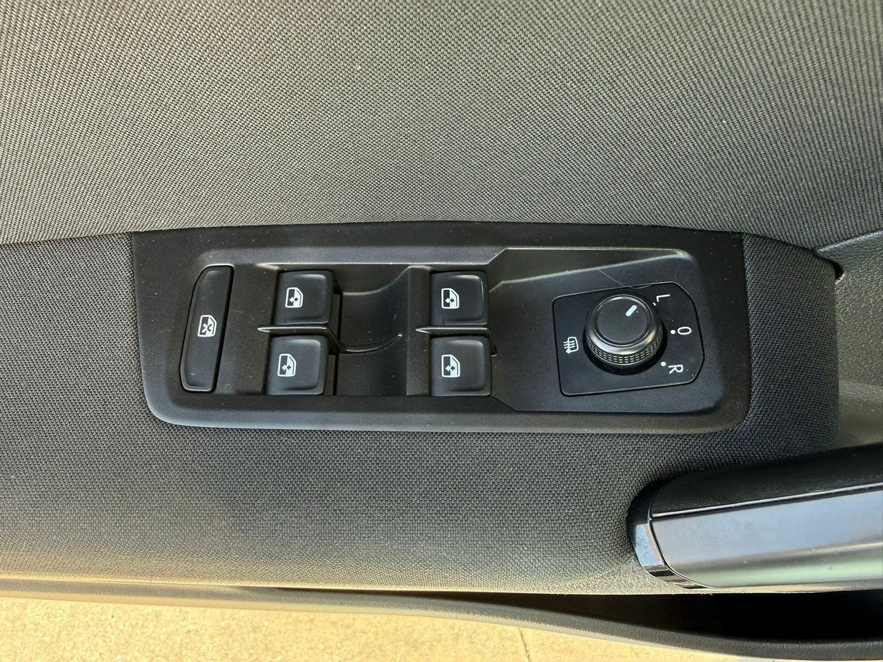 Volkswagen Touran Business 1.6 TDI 85kW (115CV) - Foto 2