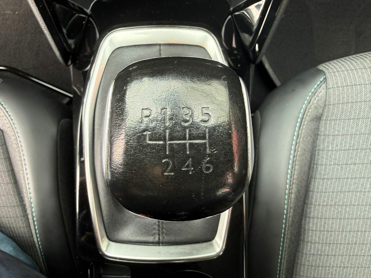 Peugeot 208 BlueHDi 73kW (100CV) Allure - Foto 2