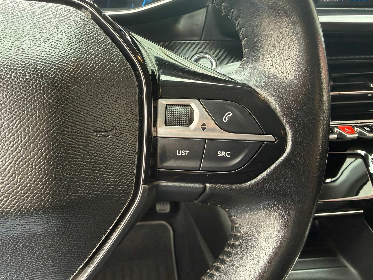 Peugeot 208 BlueHDi 73kW (100CV) Allure - Foto 2