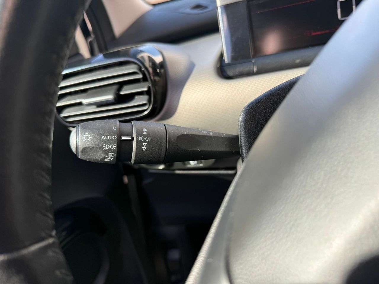 Citroën C4 Cactus BlueHDi 88KW (120CV) EAT6 Feel - Foto 2