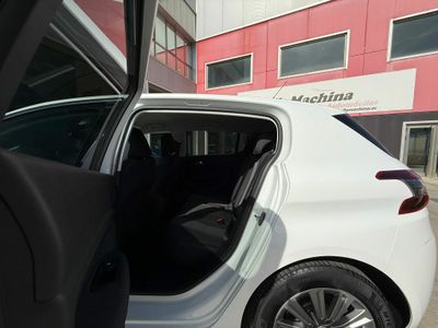 Peugeot 308 5p Allure Pack BlueHDI 130 S&S