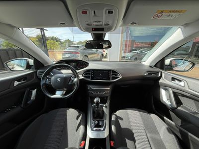 Peugeot 308 5p Allure Pack BlueHDI 130 S&S