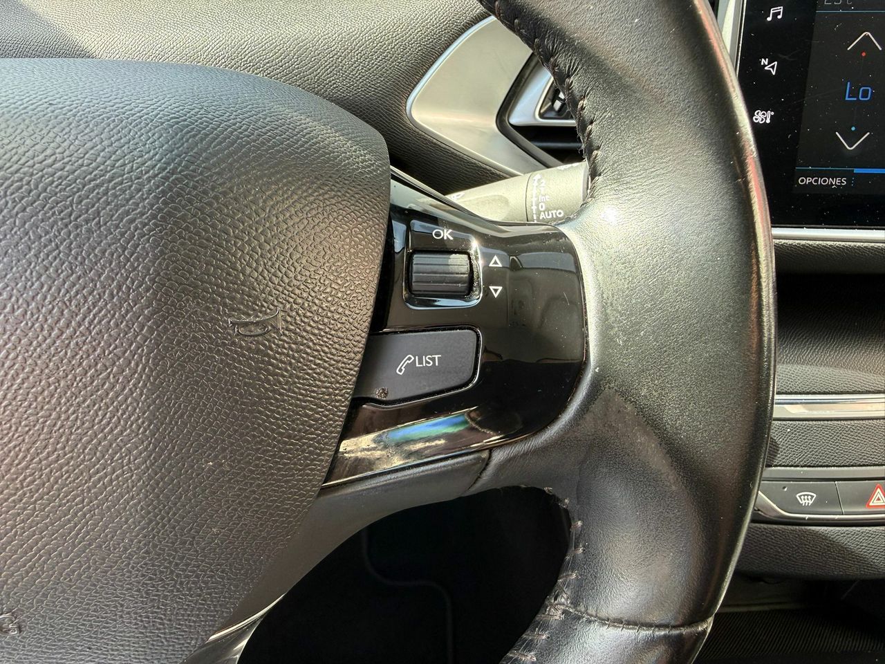 Peugeot 308 5p Allure Pack BlueHDI 130 S&S - Foto 2