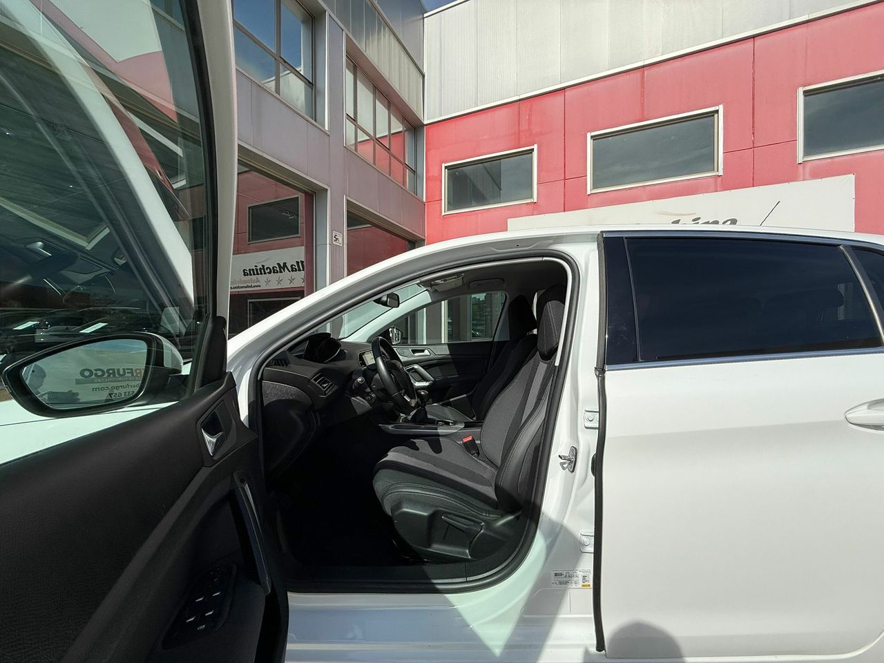 Peugeot 308 5p Allure Pack BlueHDI 130 S&S - Foto 2