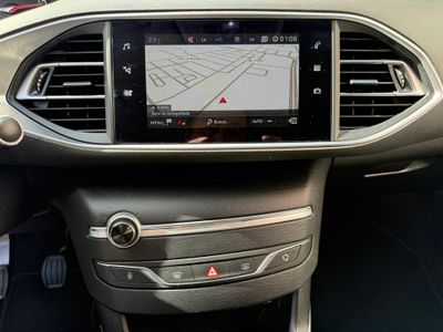 Peugeot 308 5p Allure Pack BlueHDI 130 S&S