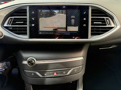 Peugeot 308 5p Allure Pack BlueHDI 130 S&S