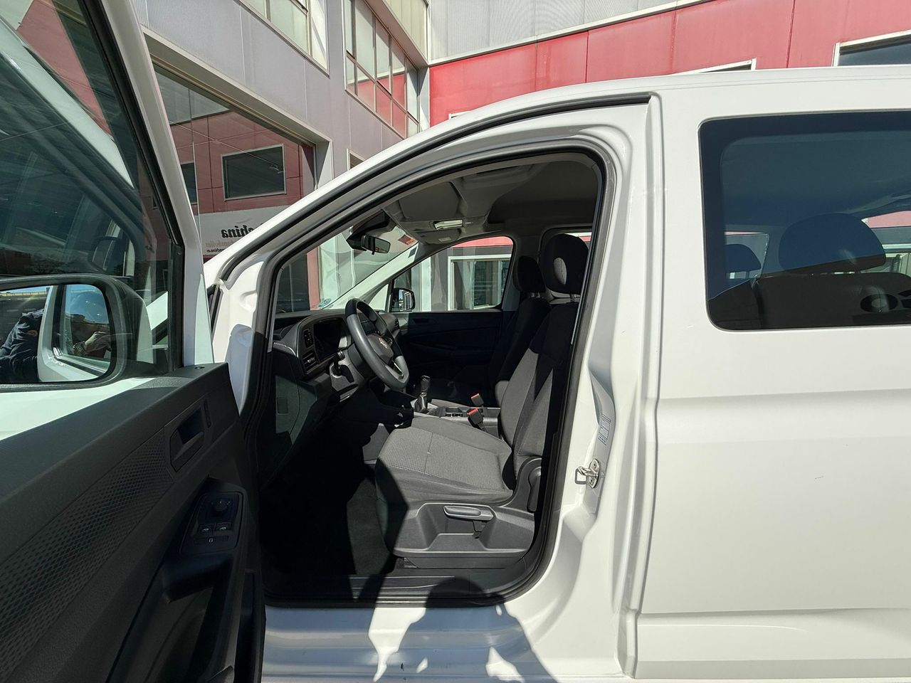 Volkswagen Caddy 2.0 TDI EDITION  - Foto 2