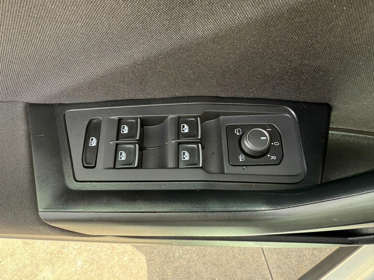 Volkswagen T-Roc Advance R-Line 1.0 TSI 81kW (110CV) - Foto 2