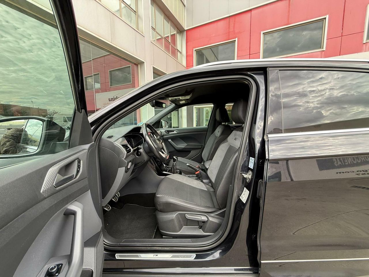 Volkswagen T-Cross Sport 1.0 TSI 85kW (115CV) - Foto 2