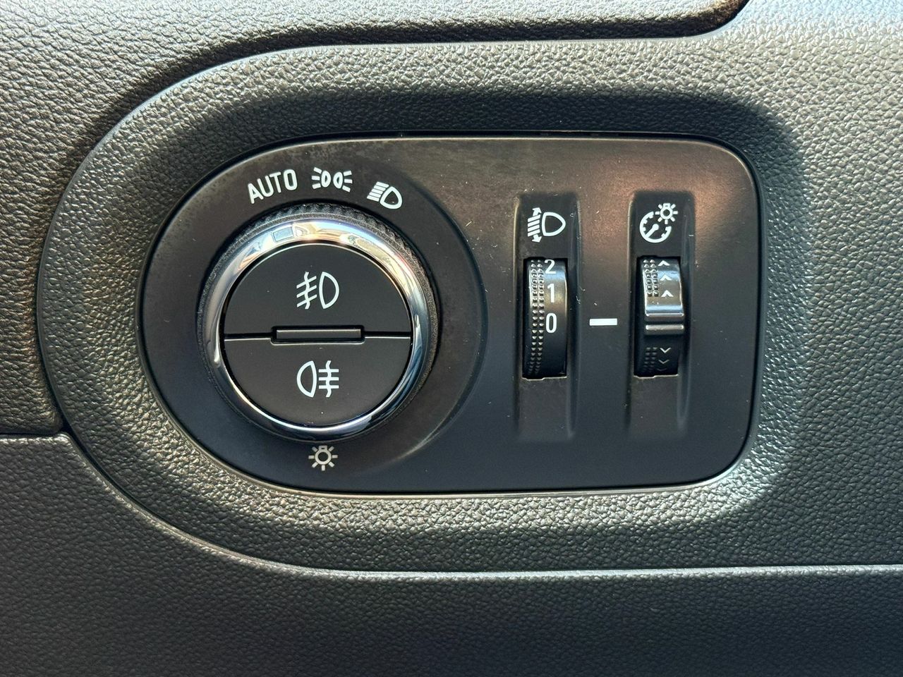 Opel Grandland X 1.2 Turbo Selective - Foto 2