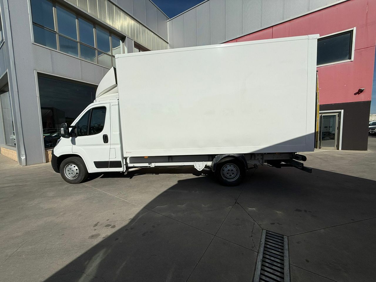 Citroën Jumper CARROZADA L4 CON TRAMPILLA  - Foto 2