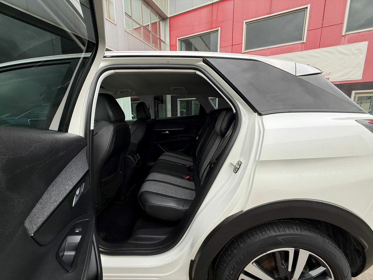 Peugeot 3008 1.2 PURETECH 96KW (130CV) ALLURE S&S - Foto 2