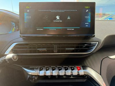 Peugeot 3008 Hybrid 225 e-EAT8 Allure