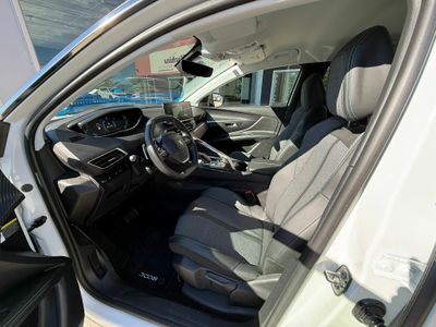 Peugeot 3008 Hybrid 225 e-EAT8 Allure