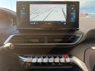 Peugeot 3008 Hybrid 225 e-EAT8 Allure