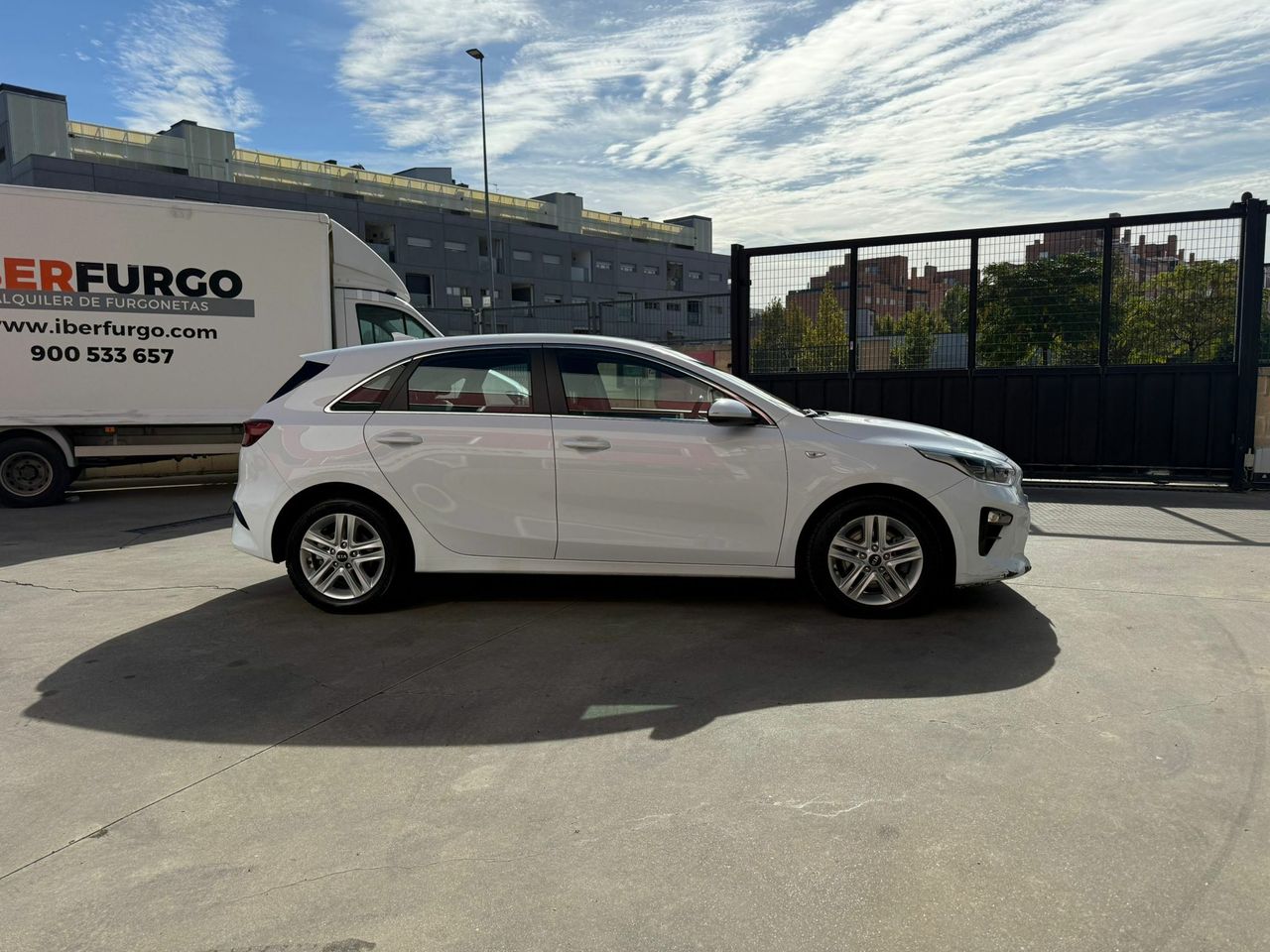 Kia Ceed 1.6 MHEV iMT 100kW (136CV) Drive - Foto 2