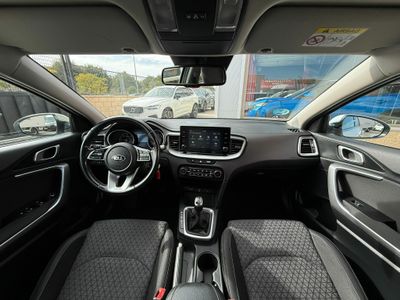 Kia Ceed 1.6 MHEV iMT 100kW (136CV) Drive