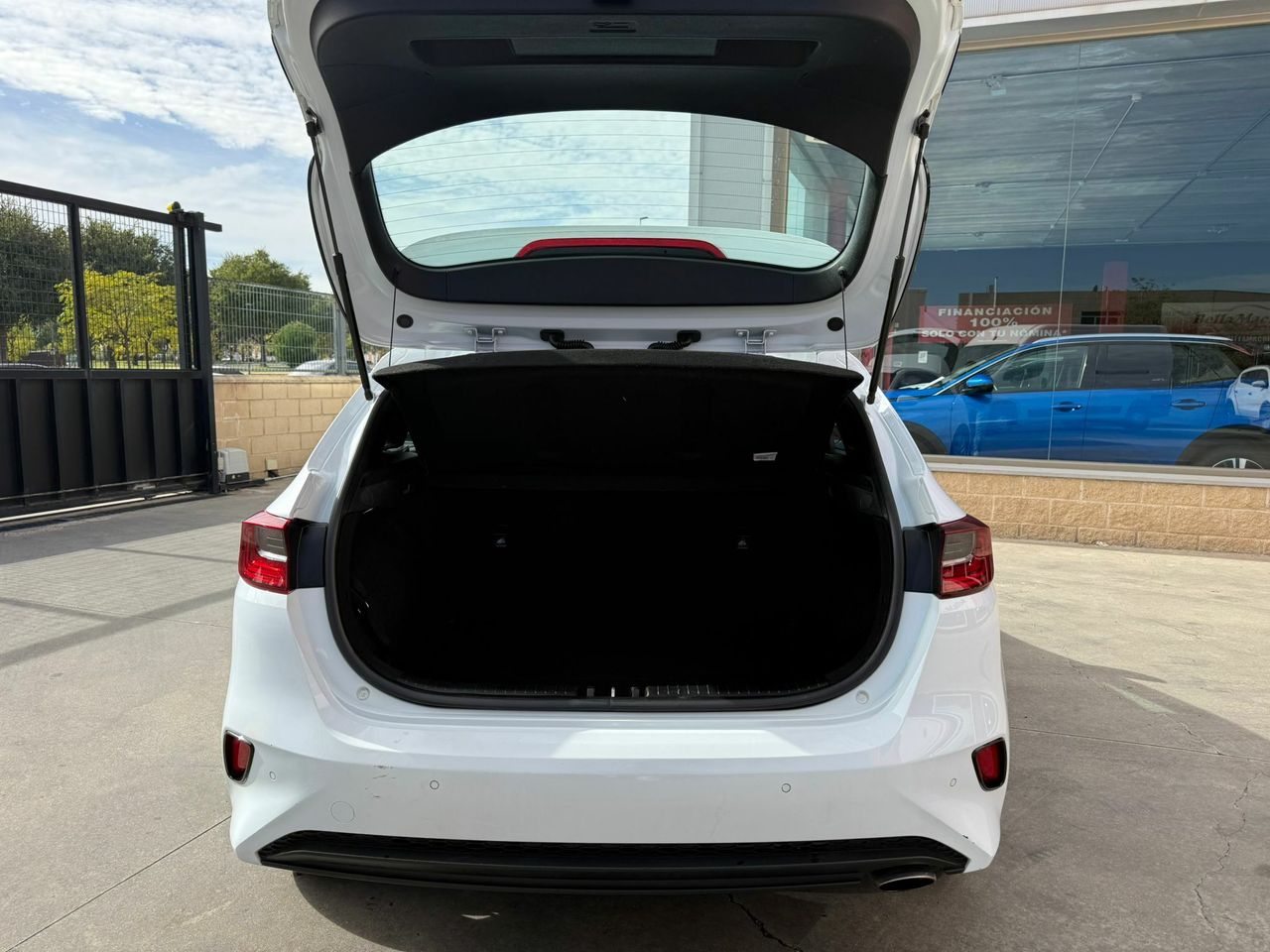 Kia Ceed 1.6 MHEV iMT 100kW (136CV) Drive - Foto 2