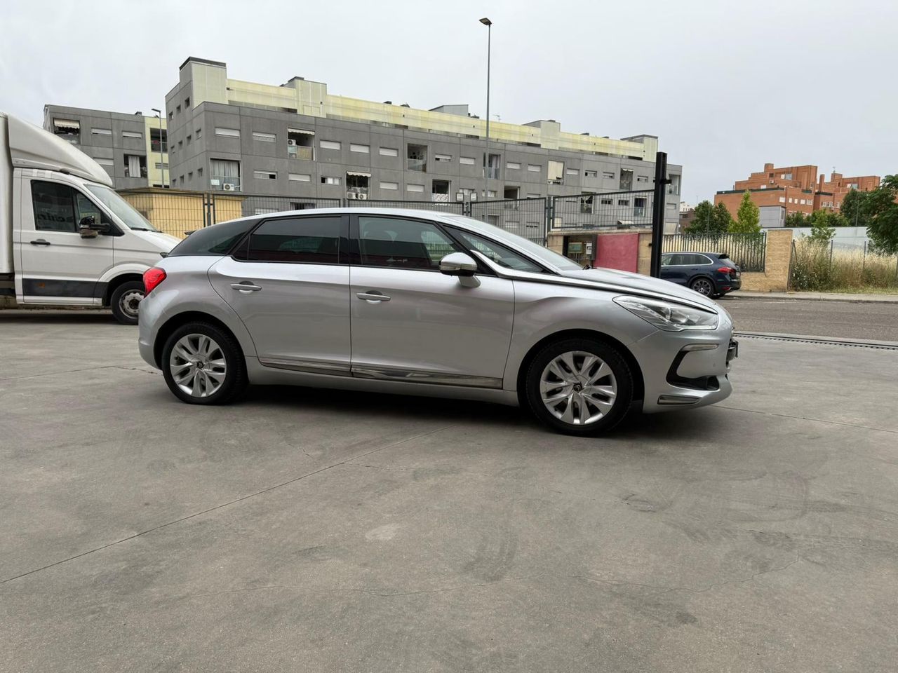 Citroën DS5 e-HDi 115cv ETG6 Style - Foto 2