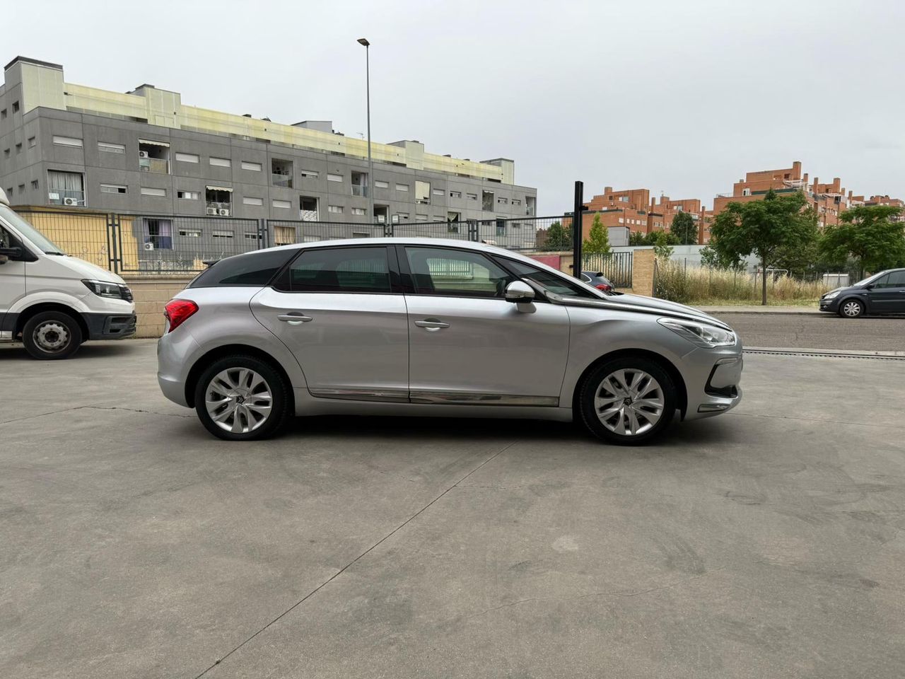 Citroën DS5 e-HDi 115cv ETG6 Style - Foto 2