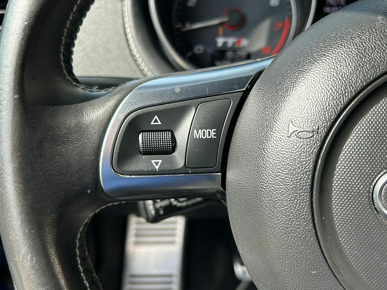 Audi TT Roadster 2.0 TFSI quattro - Foto 2