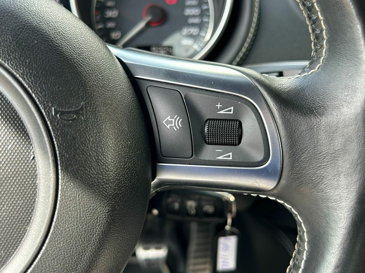 Audi TT Roadster 2.0 TFSI quattro - Foto 2