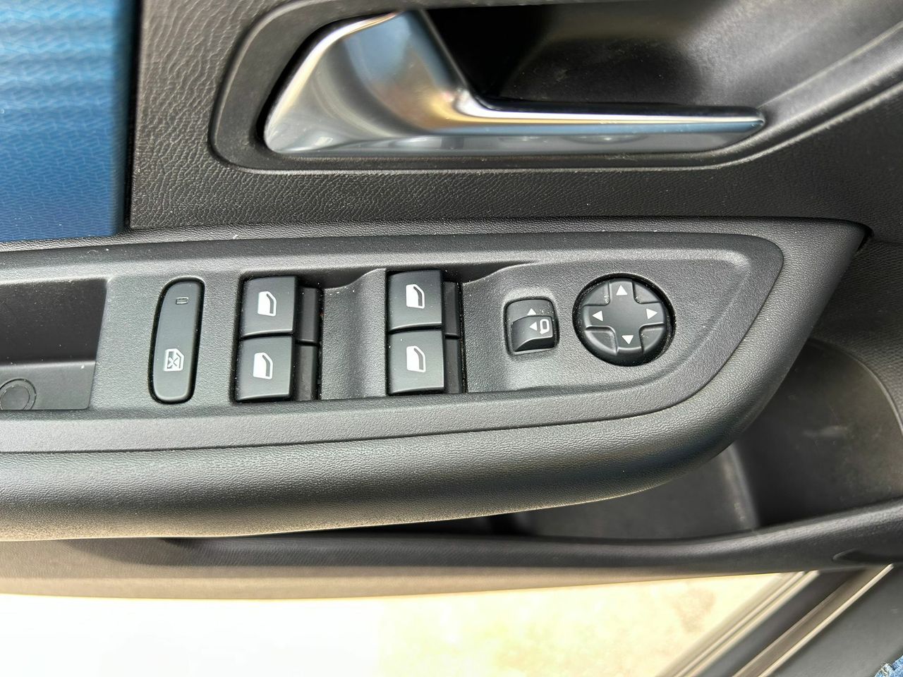 Citroën ë-C4 ë-C4 eléctrico 100kW Shine - Foto 2